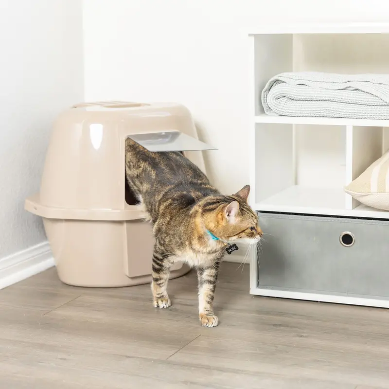 Van Ness Corner Enclosed Cat Litter Box With Zeolite Air Filter 1