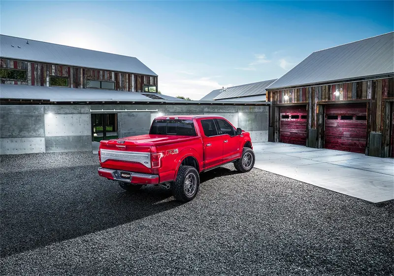 Undercover Ex Series Tonneau Cover For 2015–2017 Chevrolet Silverado 1500–3500 (6.7-Foot Bed) 2